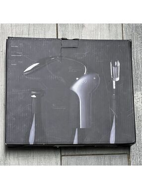 NEW Rabbit Vertical Rabbit With Aerator Pourer Foil Cutter Gift Set Opened